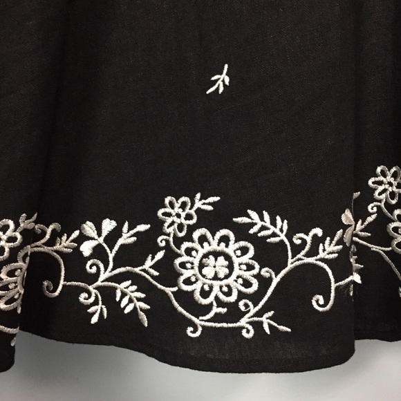 DRESSBARN Sleeveless Embroidered Linen Ble… - Picture 9 of 16